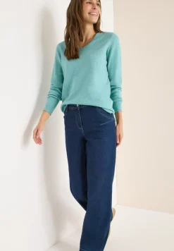 Pull douillet à col en V