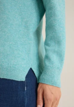 Pull douillet à col en V