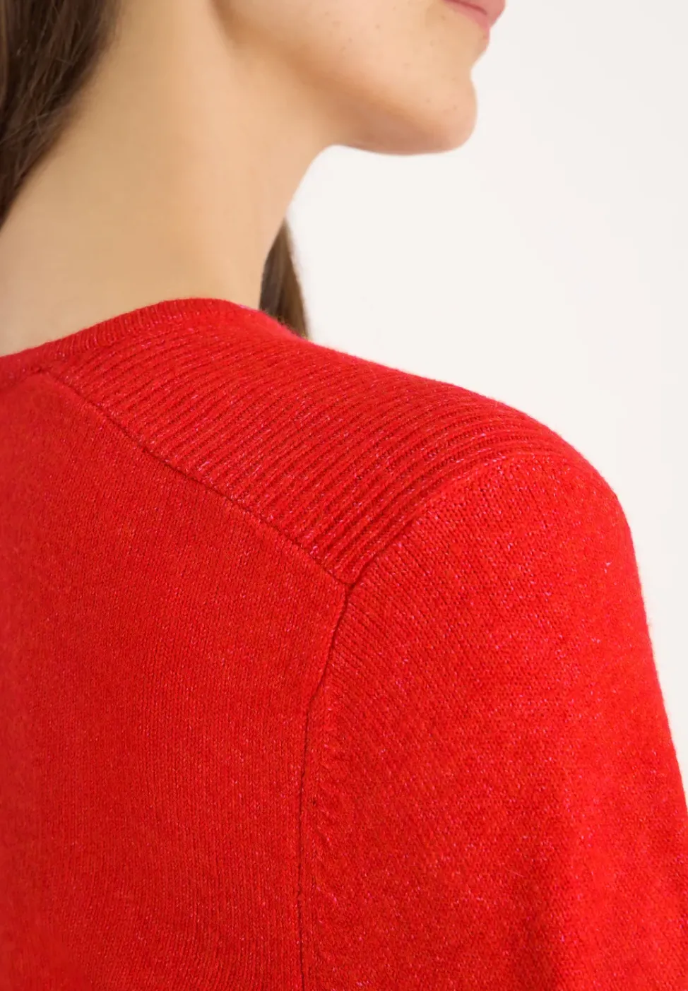 Pull douillet à col en V
