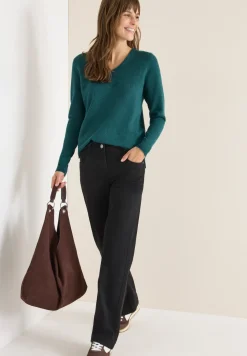 Pull douillet à col en V