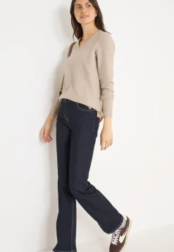 Pull douillet à col en V
