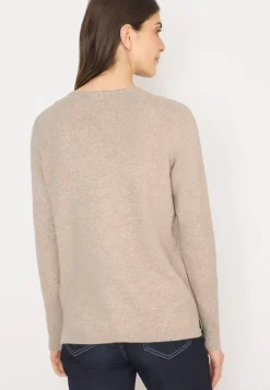 Pull douillet à col en V