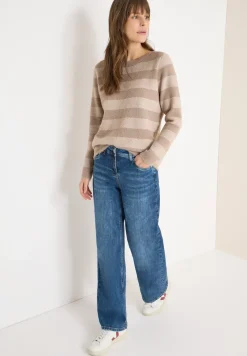 Pull en fil de plume