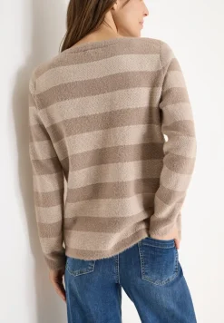Pull en fil de plume