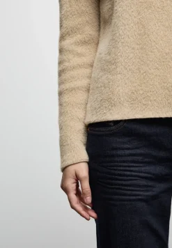 Pull en fil de plume