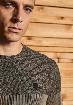 Pull au look two-tone