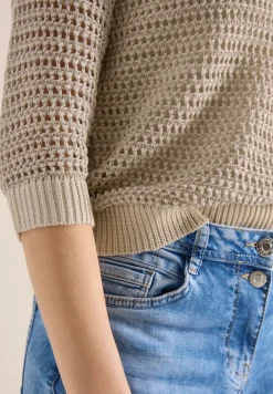 Pull avec col en V et mélange de fils