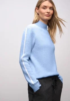 Pull avec détails de bande