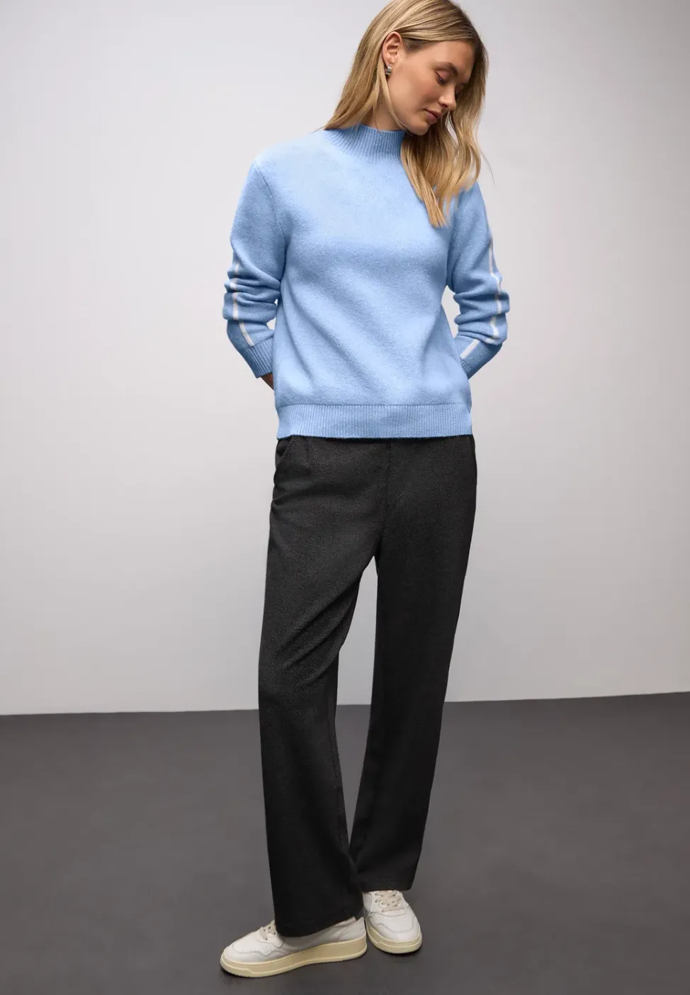 Pull avec détails de bande