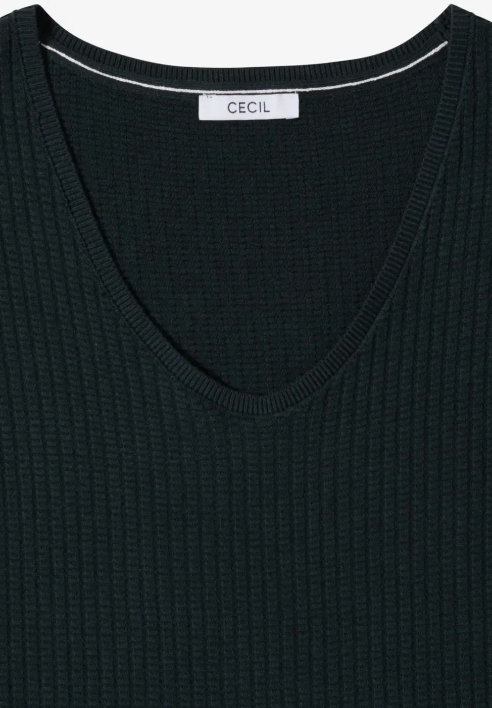 Pull avec encolure arrondie en V