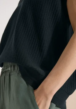 Pull avec encolure arrondie en V