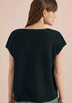 Pull avec encolure arrondie en V