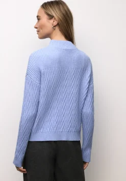 Pull avec mélange de structures