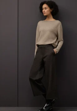 Pull avec ourlet roulé