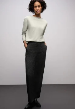 Pull avec ourlet roulé
