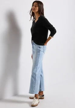 Pull basique à col en V