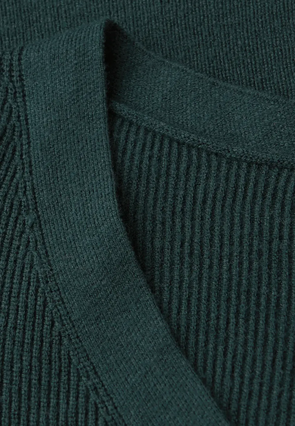 Pull basique à col en V