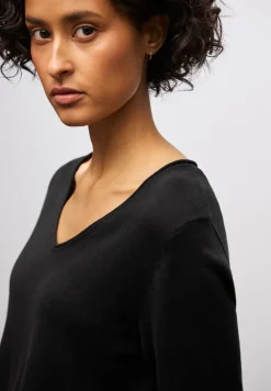 Pull à col en V