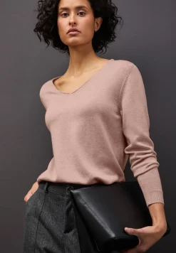 Pull à col en V