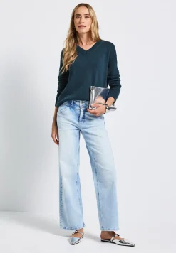 Pull à col en V