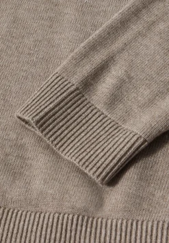 Pull à col en V