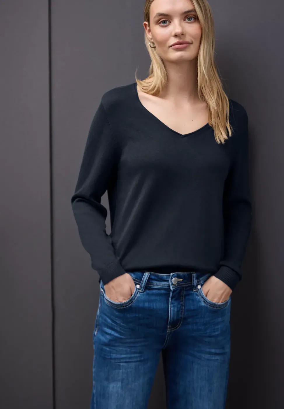 Pull à col en V