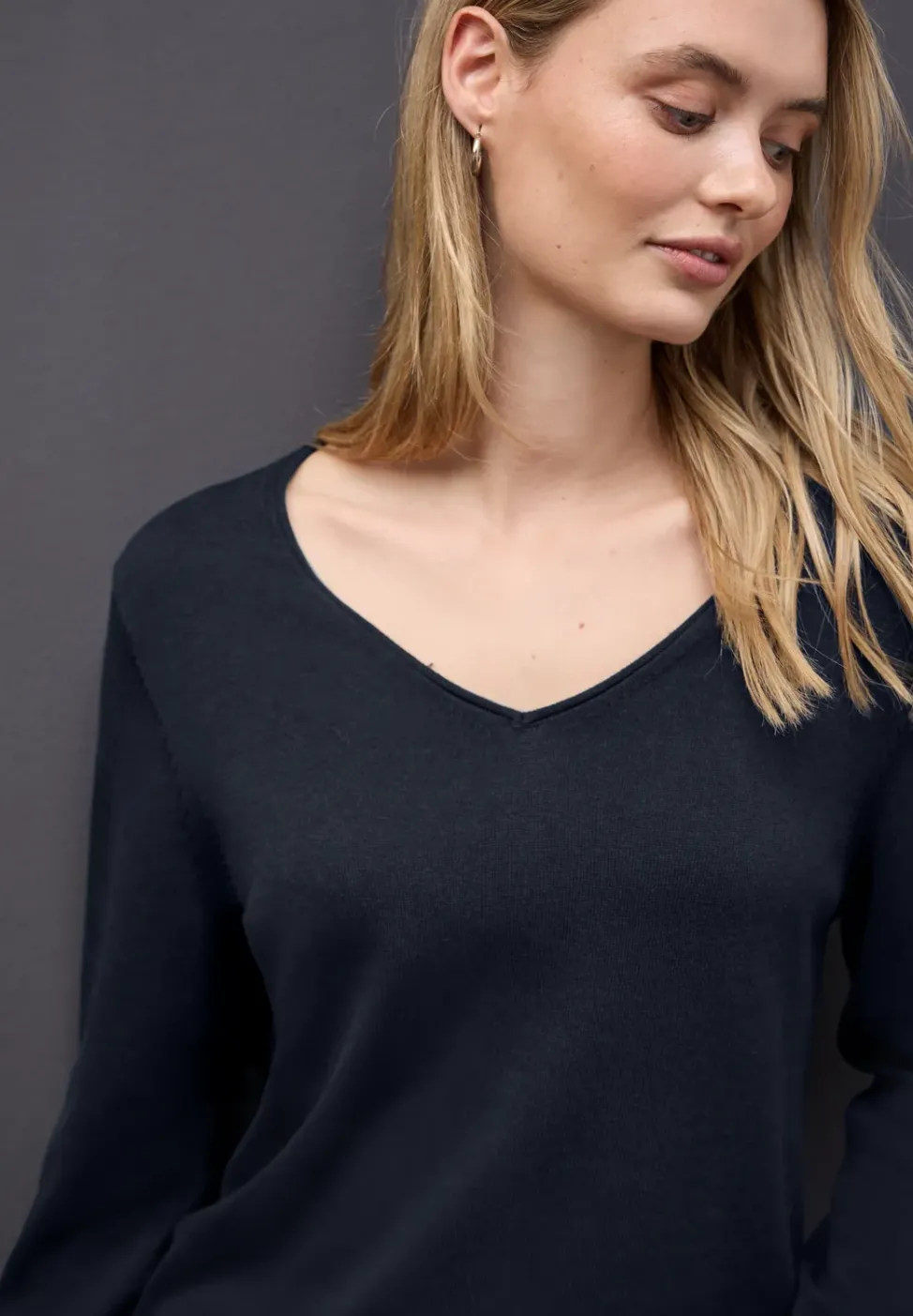 Pull à col en V