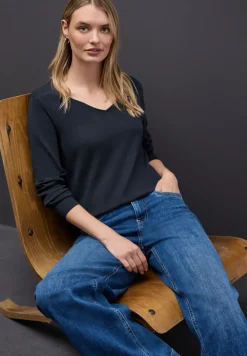 Pull à col en V