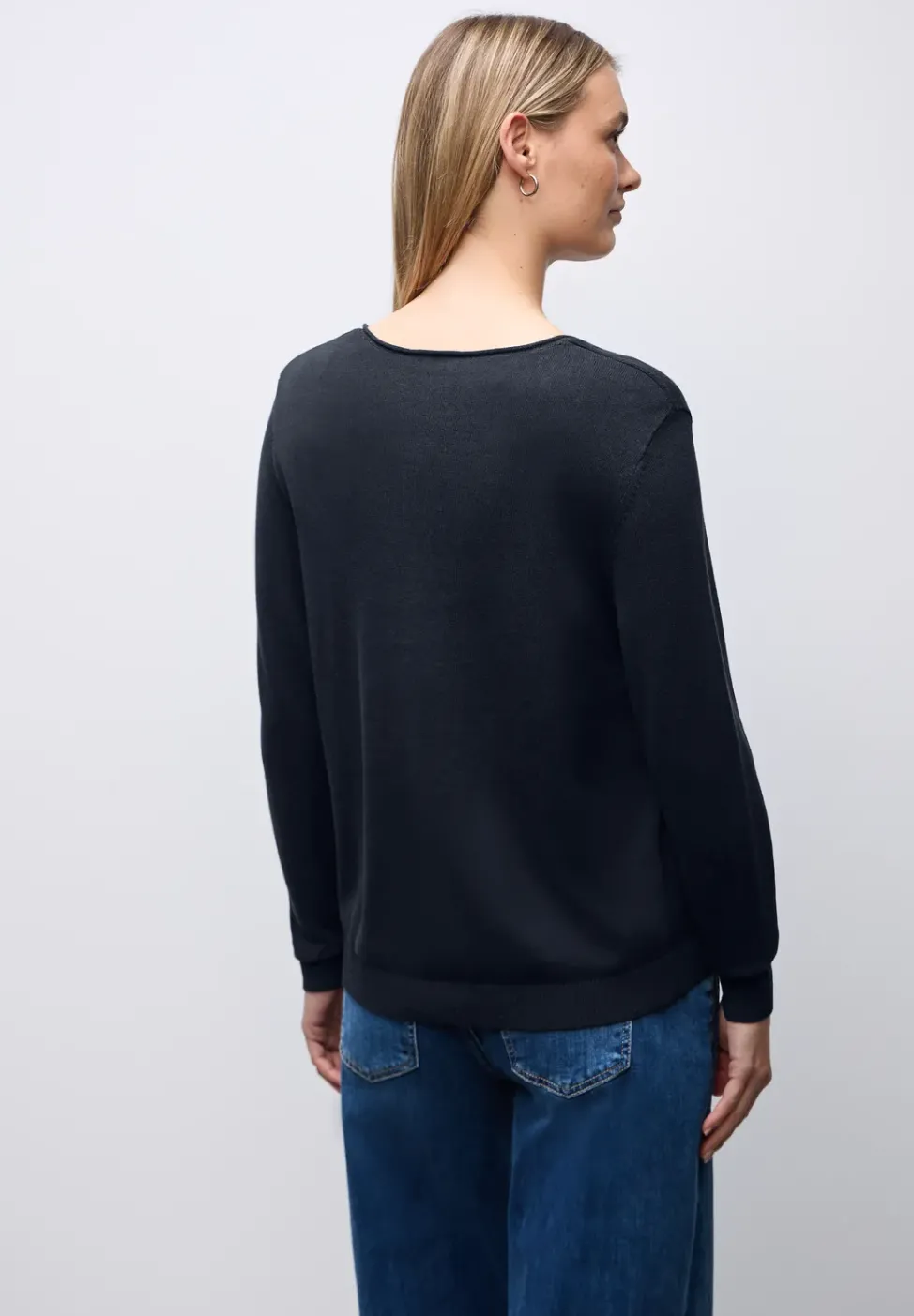 Pull à col en V