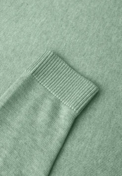 Pull à col en V
