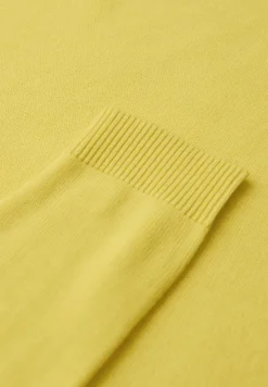 Pull à col en V