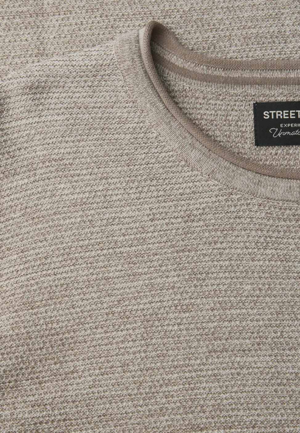 Pull à col ras du cou structuré