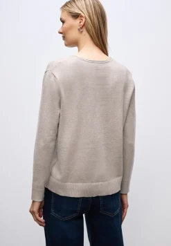 Pull douillet à col en V