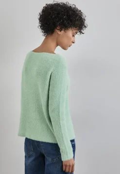 Pull en fil de plume