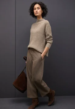 Pull en fil de plume