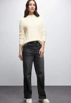 Pull en fil de plume