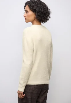 Pull en fil de plume