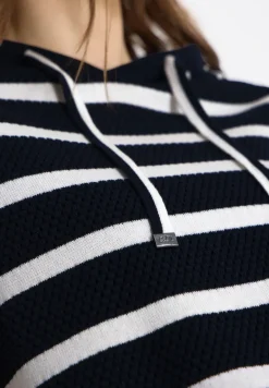 Pull à manches courtes avec capuche