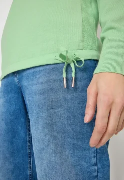 Pull-over avec détail structuré