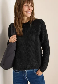 Pull-over avec détails structurés