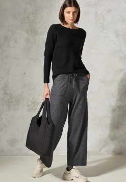 Pull-over structuré