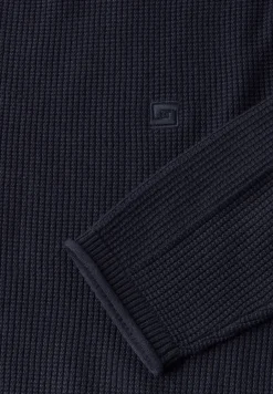 Pull-over à la structure fine