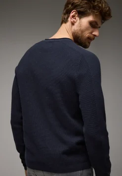 Pull-over à la structure fine