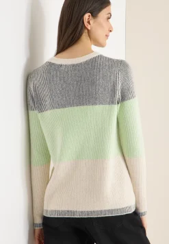 Pull à rayures douces