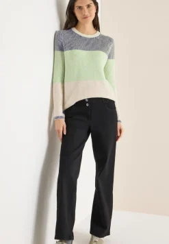 Pull à rayures douces