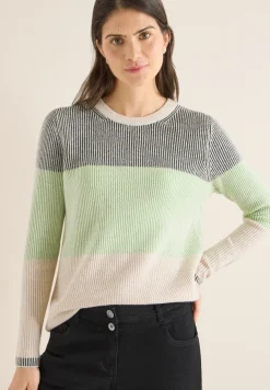 Pull à rayures douces