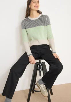 Pull à rayures douces