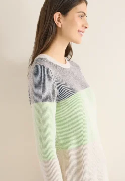 Pull à rayures douces