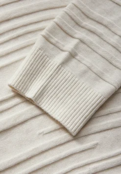 Pull à rayures structurées