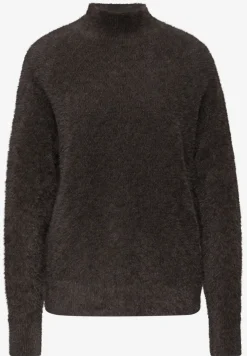 Pull structuré douillet